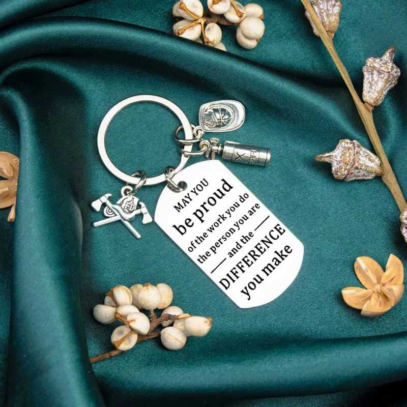 Sleutelhanger ter ere van poli - Tech Accessories Gifts For Men recensie en prijs
